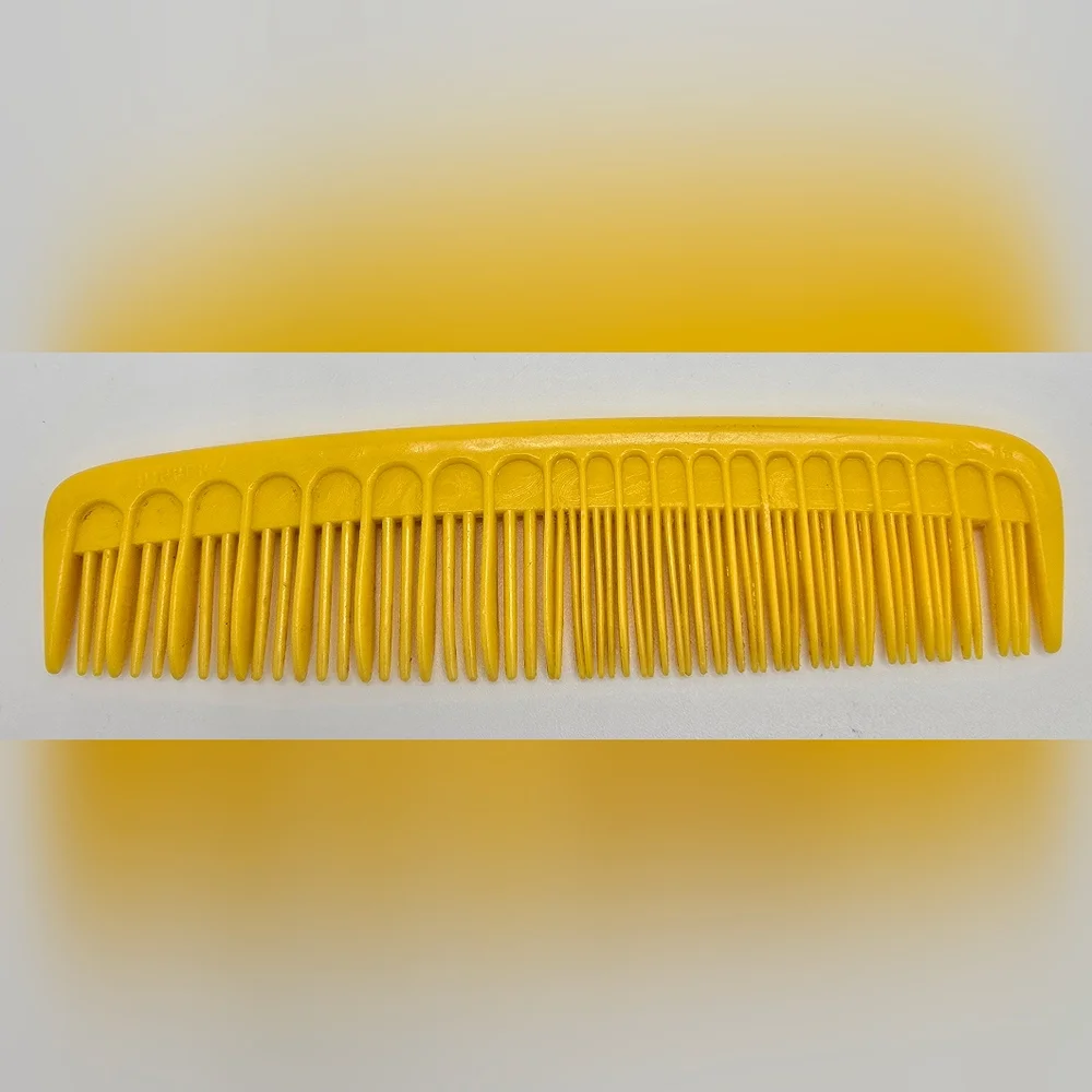 Vintage Yellow Pocket Comb 5